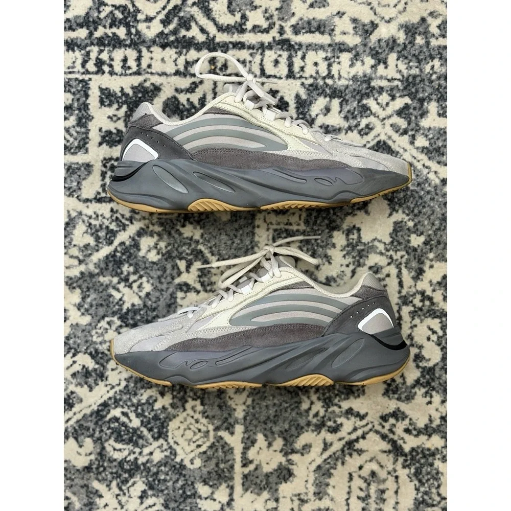 Adidas Yeezy Boost 700 V2 Tephra Men's Size 10.5 FU7914 100% Authentic
